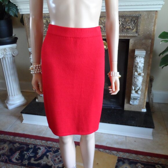 St. John Cruize Line Knit Red/Ivory Trim Skirt & Jacket Suit Size 8 - Picture 13 of 16